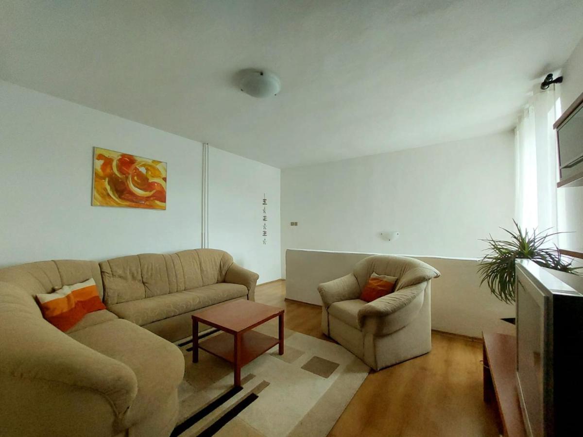 Naty Apartman Haniska Exteriör bild