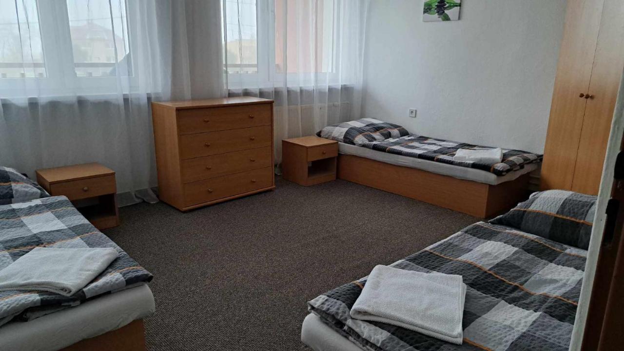 Naty Apartman Haniska Exteriör bild