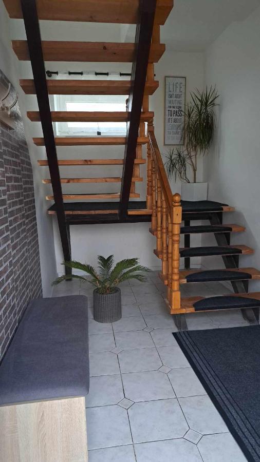 Naty Apartman Haniska Exteriör bild